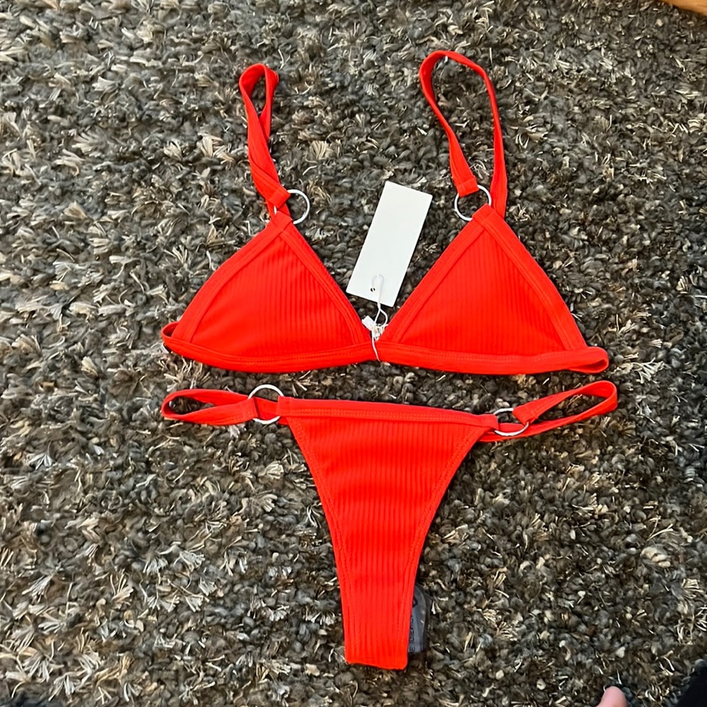 The free Yoga red Bikini
